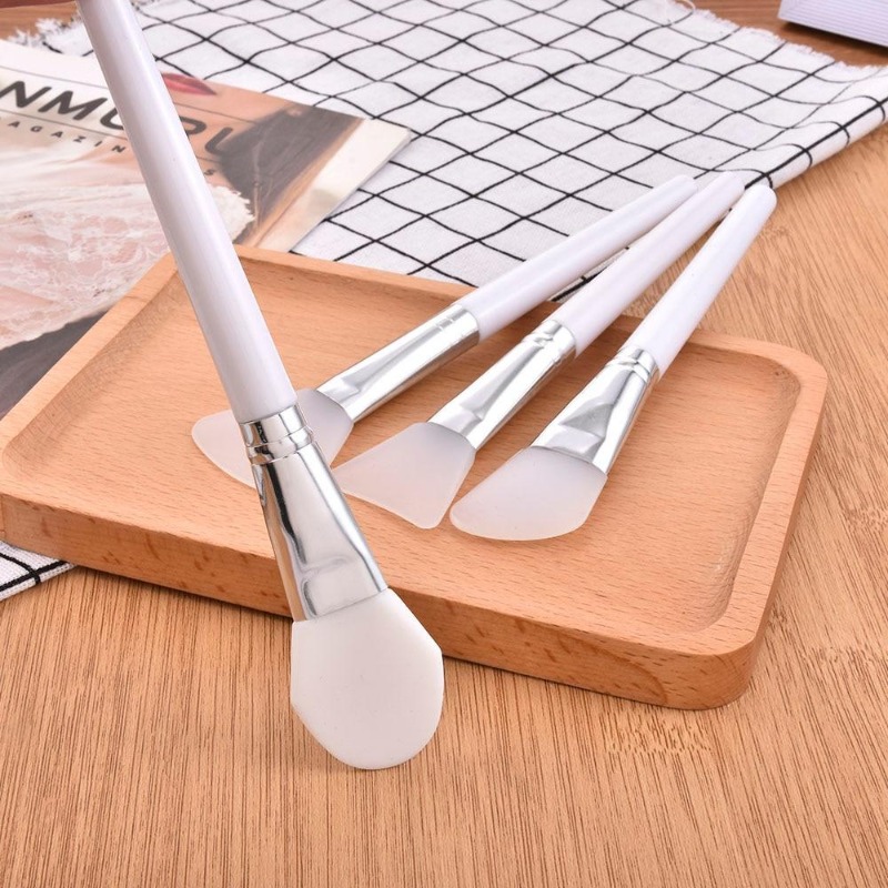 Lot de 4 pinceaux professionne - Makeup Beauty Ro avis et prix